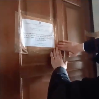 Ritenuto posseduto dal demonio, soffocato durante un rito di esorcismo a Salassa: fermati tre famigliari [VIDEO]