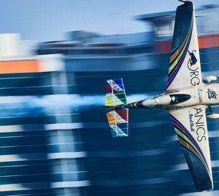 Red Bull Air Race sbarca in Francia! A Cannes grande festa con acrobazie aeree