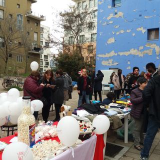 Un momento della festa per i cinque anni di occupazione lo scorso aprile