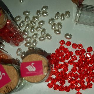 Cristalli che imitavano Swarovski e giocattoli pericolosi: nei guai un imprenditore cinese