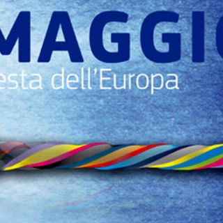 Gli stendardi dell’Unione sulla facciata del Palazzo Civico di Torino, domani, Festa dell’Europa Gli stendardi dell’Unione sulla facciata del Palazzo Civico di Torino, domani, Festa dell’Europa