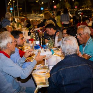 Tavolate nei quartieri contro l'isolamento: a Torino torna la Festa dei Vicini