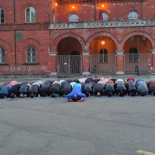 Cultura, preghiera e cena condivisa, ad Aurora è tornata la festa di fine Ramadan della Moschea Taiba Cultura, preghiera e cena condivisa, ad Aurora è tornata la festa di fine Ramadan della Moschea Taiba