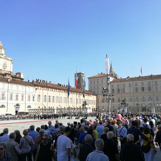 Torino celebra la Repubblica: l’inno di Mameli risuona in piazza Castello