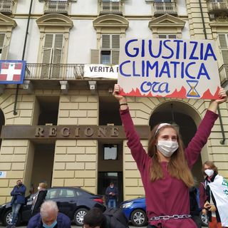 Fridays for Future torna a Torino: &quot;Con lo sciopero per il clima difendiamo il nostro futuro&quot; (FOTO e VIDEO)