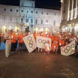 Fiaccolata davanti al Comune di Torino per dire sì alle Olimpiadi 2026 (FOTO e VIDEO)