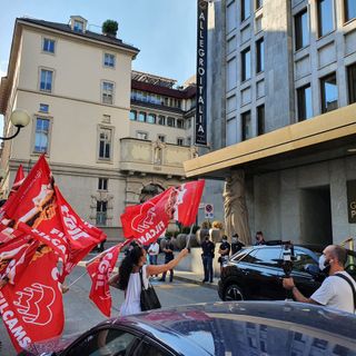 protesta dei lavoratori golden palace