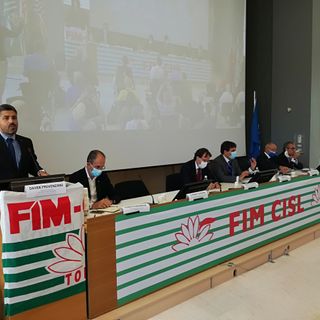 Il Mise boccia Torino: &quot;Per uscire dal buco non bastano cibo, turismo e cultura: bisogna mettere al centro manifattura&quot;
