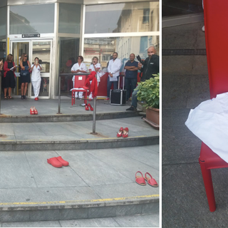 &quot;Non distruggete il nostro futuro&quot;: in piazza Castello il flash mob dei bimbi in difesa dell’ambiente [VIDEO]