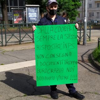 una immagine di repertorio di un flash mob di protesta insegnanti