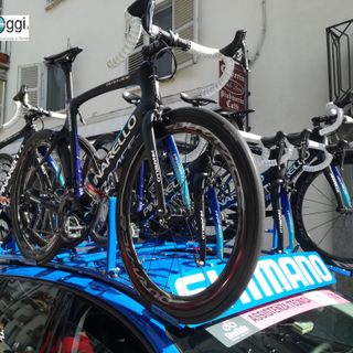 Giro d’Italia: olio e vetro su tappe percorso, indagano i carabinieri