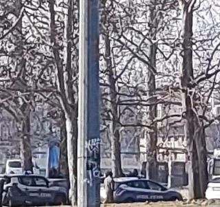 Blitz delle forze dell'ordine nella zona di parco Sempione per sgomberare tossici e abusivi (foto di Verangela Marino)