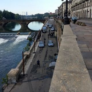 Torino, giro di vite ai Murazzi del Po