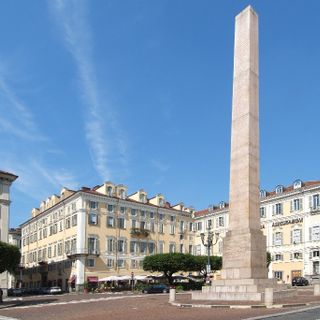 A Torino, chi trova un obelisco trova... una scatola del tempo