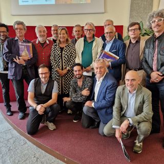 Foto di gruppo in sala Colonne del Comune di Torino