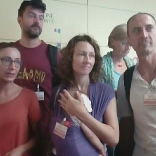 La protesta di un gruppo di cittadini: &quot;Non siamo contro le vaccinazioni ma per la libera scelta&quot; (VIDEO)