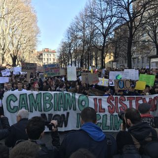 Global Digital Strike, anche Fridays for Future Torino si mobilita:&quot;Ricostruzione dopo crisi sanitaria primo passo per transizione ecologica&quot;