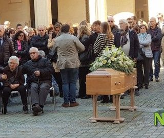 In duecento a Biella per l'ultimo saluto a Stefano Leo, ucciso sabato scorso ai Murazzi