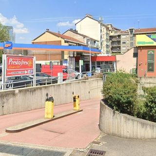 Incendio in via Pininfarina a Moncalieri, 300 garage dichiarati inagibili