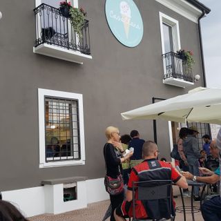In via Stradella apre una nuova gelateria, Novello della 5: &quot;Segnale di rivitalizzazione della Spina Reale&quot;