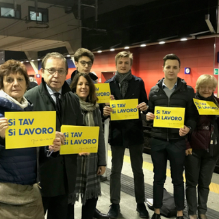 Manifestazione Sì Tav davanti a Montecitorio: Giachino e i suoi partiti alle 6 di stamattina