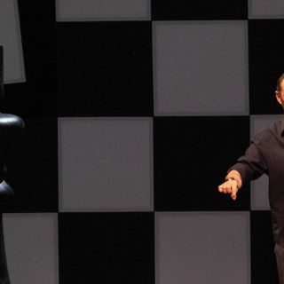 il comico Giuseppe Giacobazzi