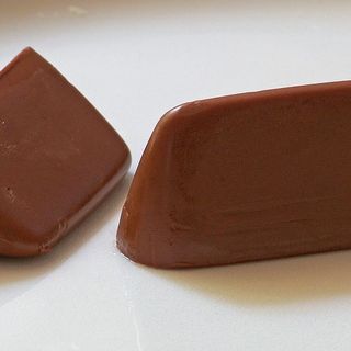 Michele Prochet: il papà del gianduiotto. La storia dell’inventore, poco conosciuto, del più famoso cioccolatino torinese