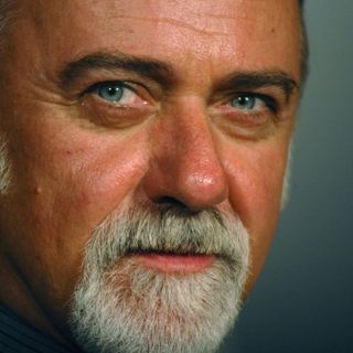 Giorgio Faletti: nuovo singolo e video &quot;Anche dopo che tutto si è spento&quot; a Torino