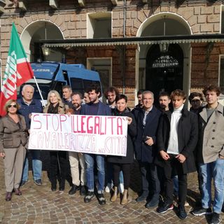 Cavallerizza, i giovani di Forza Italia pongono una condizione: &quot;Esclusi dalle risorse chi ha occupato la struttura fino a ieri&quot;