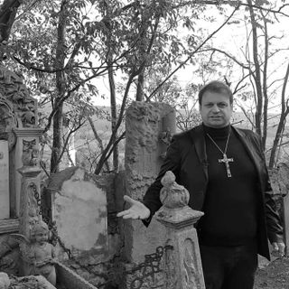 A ‘Confessione Reporter’ su ‘Retequattro’ si parla di racket del caro estinto