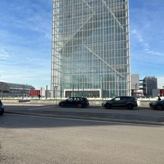 grattacielo regione transenne tolte