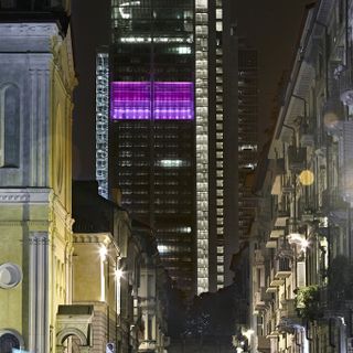 Il grattacielo di Intesa-Sanpaolo diventa &quot;rosa&quot;