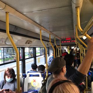 Nichelino, anziano scippato per quattro volte sulla linea 35