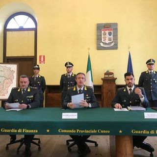 Frode fiscale, messa a segno la più importante operazione della GDF di Cuneo: &quot;sequestro di beni per 21 milioni di euro&quot;. Ai domiciliari anche tre torinesi