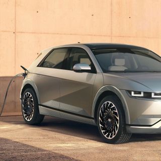 Hyundai IONIQ 5 ridefinisce la mobilità elettrica