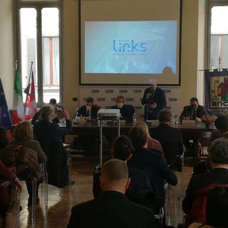 tavolo di relatori