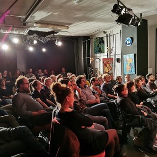 Il Piccolo Teatro Comico rialza il sipario: si comincia venerdì con I Mammuth