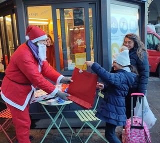 Al via la raccolta di letterine per Babbo Natale in Portineria e da quest’anno anche gli anziani potranno esprimere un desiderio