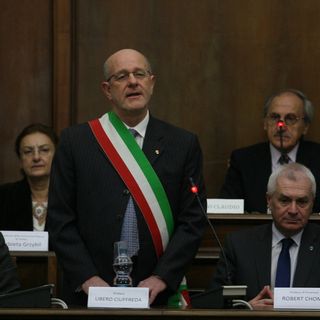 Il sindaco di Chivasso Libero Ciuffreda, a destra Robert Choma, sindaco di Przemyśl