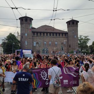 La grande festa del Pride torna a unire Torino, &quot;Queer e ora&quot;, sotto la bandiera dei diritti