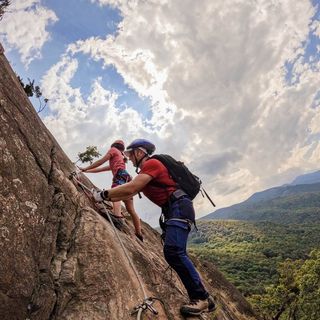A 10 anni scala la Ferrata della Sacra di San Michele (Torino) in meno di 4 ore: la varazzina atleta in erba è Linda Cerruti