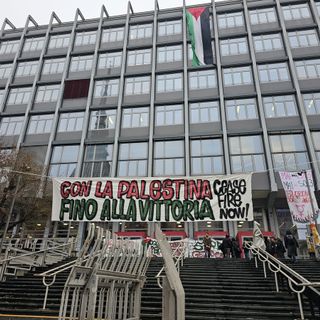 &quot;Con la Palestina fino alla vittoria&quot;. Studenti, docenti e sindacati in sciopero per Gaza