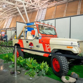Dalla Jeep di Jurassic Park alla Mini di The Italian Job: nasce Cult Cars&amp;Movies, la mostra sulle auto icone di cinema e fumetto