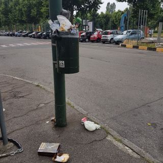 A Mirafiori l’immondizia si raccoglie dopo pranzo: polemiche per il cambio orari Amiat