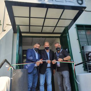 Rivoli, gran successo di pubblico e vetture per l’inaugurazione della nuova sede Black