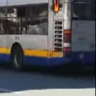 Bus va a fuoco in corso Sebastopoli, esplode la protesta del sindacato Ugl: 24 ore di sciopero l'8 marzo