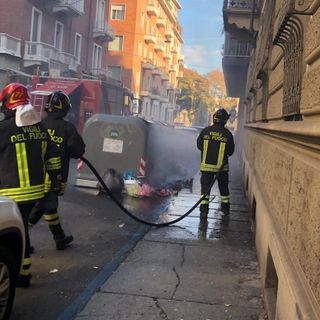 L'ecoisola andata a fuoco in zona San Donato