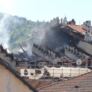 Incendio in via Vanchiglia, lanciata una raccolta fondi online per le famiglie sfollate