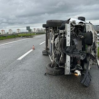 Furgone si ribalta all'altezza della barriera di Falchera: traffico in tilt sulla tangenziale