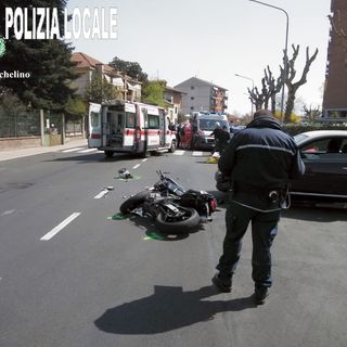 Nichelino, non rispetta lo stop e provoca incidente con un motociclista: il centuauro in gravi condizioni al Cto